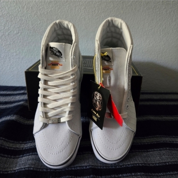 VANS  COBRA KAI SK8-HI Women 5 Miyagi Do LaRusso White canvas NWT 012026 - Picture 6 of 10